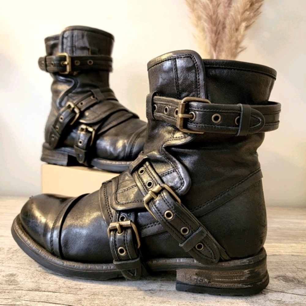 *DISO* UGG Elisabeta Moto Boots Size 10 🖤